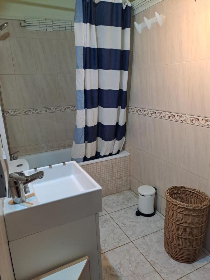 Primavera appartement tot 6 personen. Arona  Buitenkant foto
