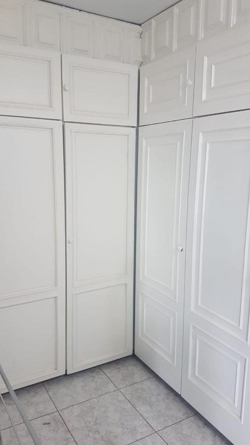 Primavera appartement tot 6 personen. Arona  Buitenkant foto