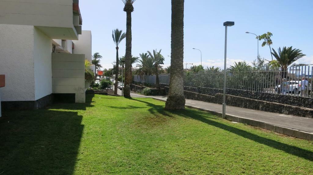 Primavera appartement tot 6 personen. Arona  Buitenkant foto